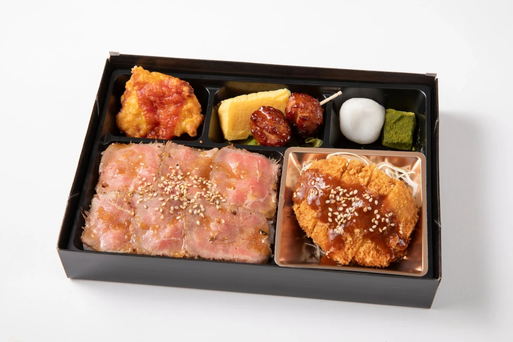 手仕込みロースカツとローストビーフ重の贅沢御膳
