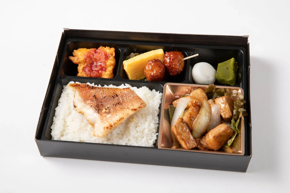 特製ルーロー煮と季節の魚の西京焼きご飯の贅沢御膳