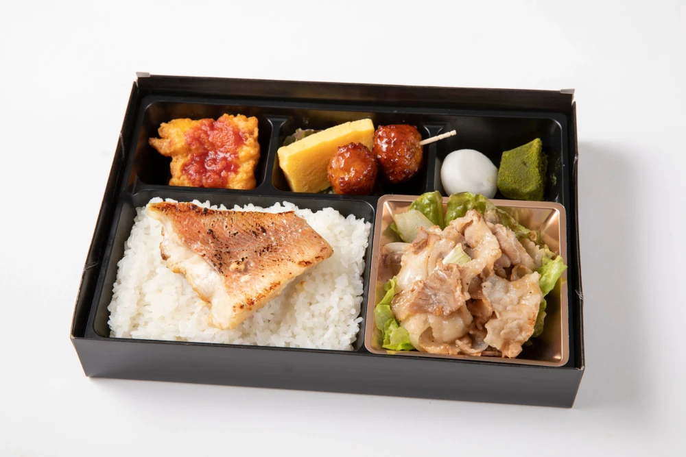 特製ダレのネギ塩カルビと季節の魚の西京焼きご飯の贅沢御膳