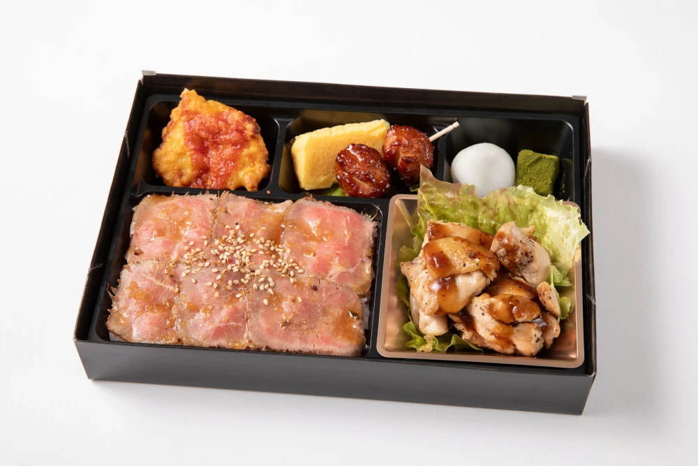 特製チキングリルとローストビーフ重の贅沢御膳