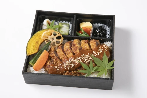 三心 牛カツ重御膳