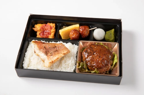 自家製ハンバーグと季節の魚の西京焼きご飯の贅沢御膳