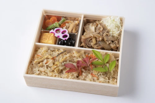 特製ダレの生姜焼きと炊き込み御膳