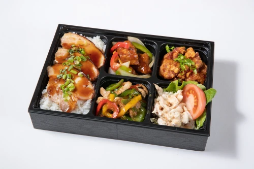 黒酢酢豚とチンジャオロースの焼豚重弁当