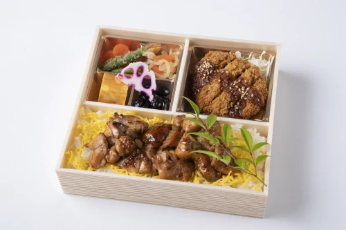 自家製ダレの味噌カツと炭火焼き鳥重御膳
