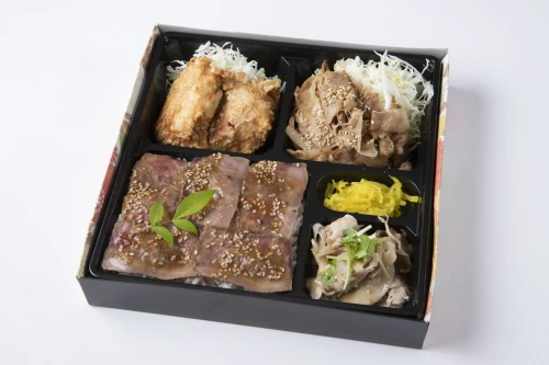 鶏の唐揚げ・焼肉カルビ・しゃぶしゃぶのローストビーフ重