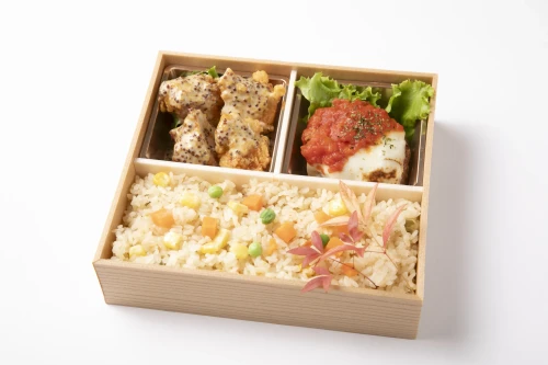トマトチーズハンバーグ&ハニーマスタードチキン御膳