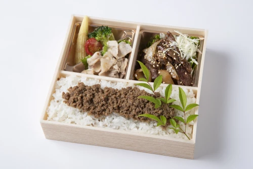 厳選焼肉ハラミ＆自家製牛そぼろ重御膳