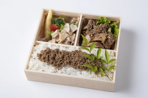 厳選焼肉カルビ＆自家製牛そぼろ重御膳